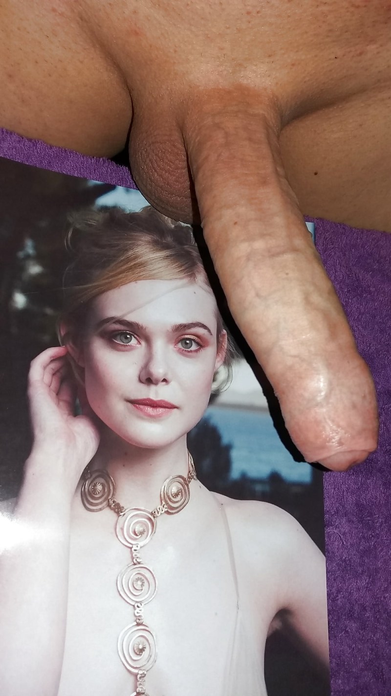 El Fanning Naked Great