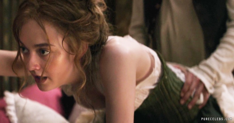 El Fanning Neon Demon Bed Scene