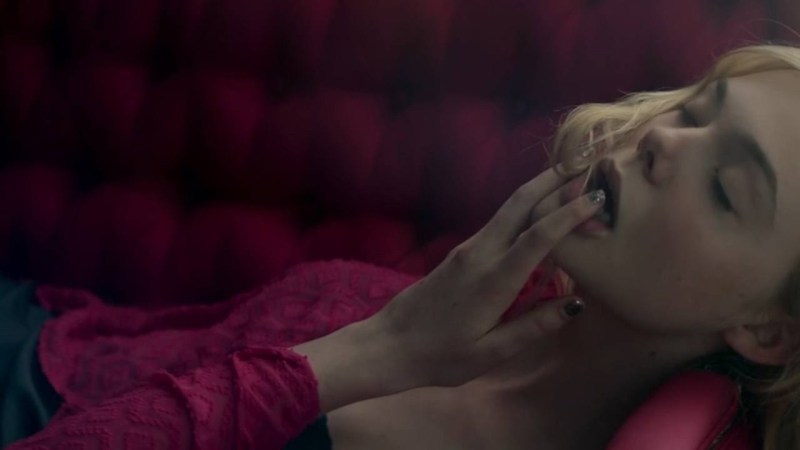 Elle Fanning series Great Naked Pla