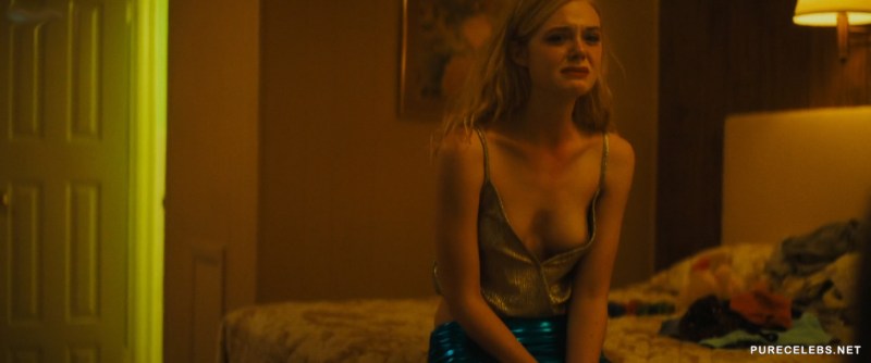 El Fanning Naked in the film