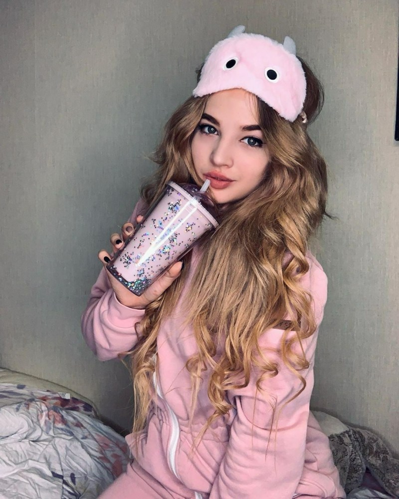 Anya Pokrov Tiktoker