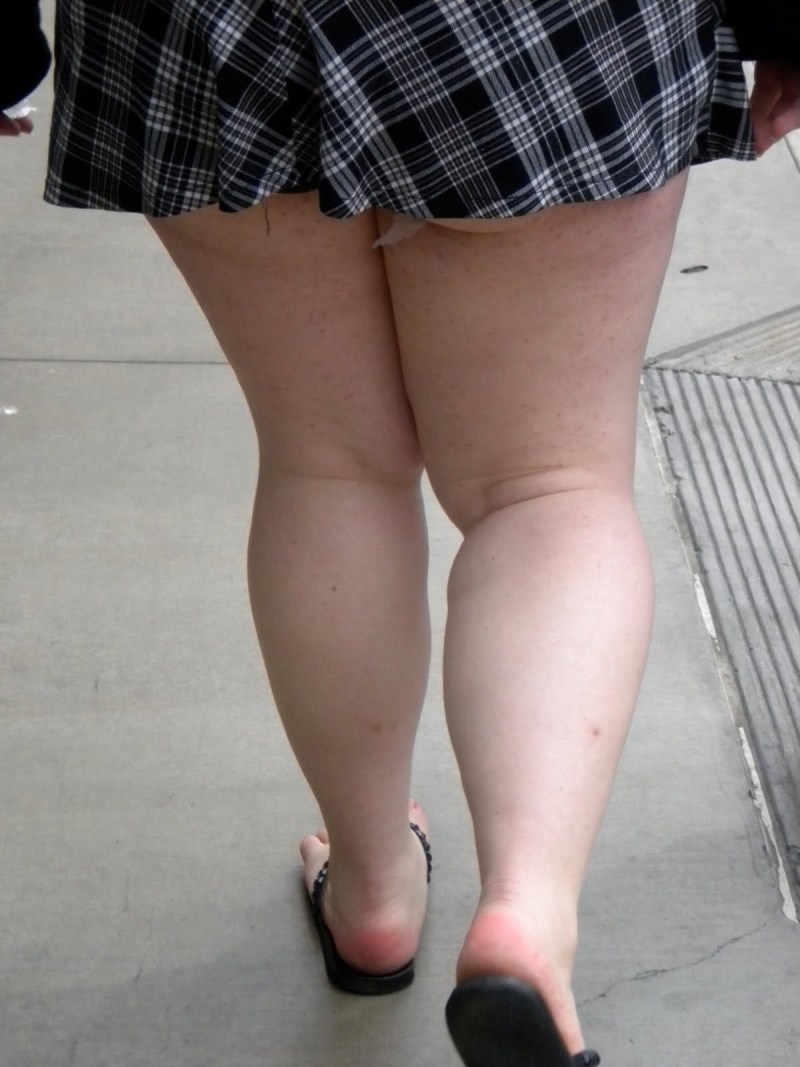 Schoolgirl thick leg