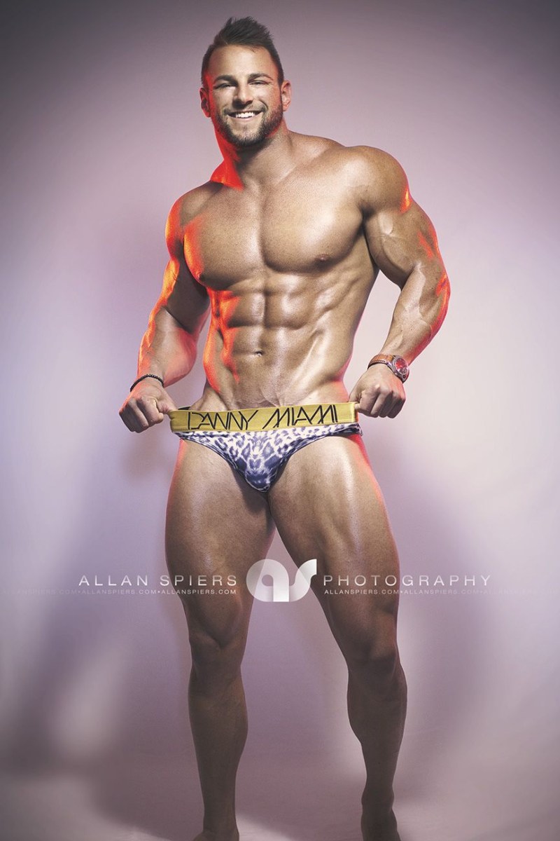 Rachel Kummon muscle XXX