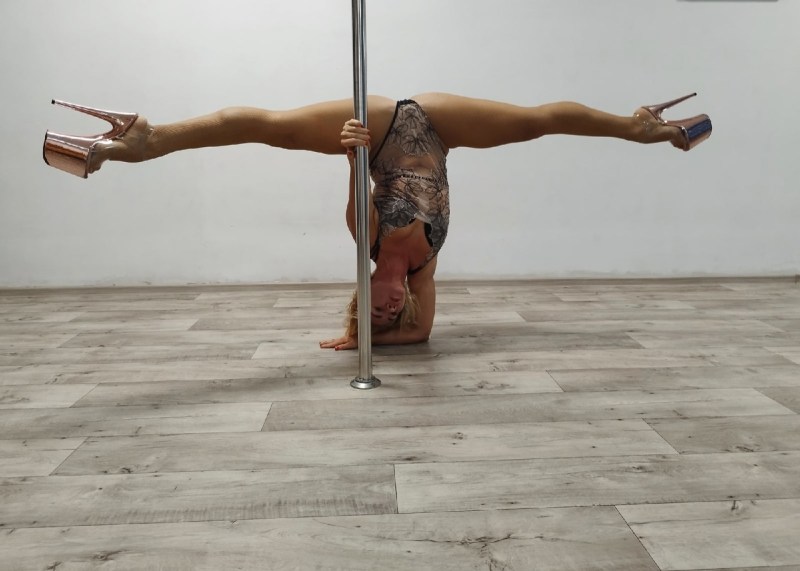 Yana Romanova photographer