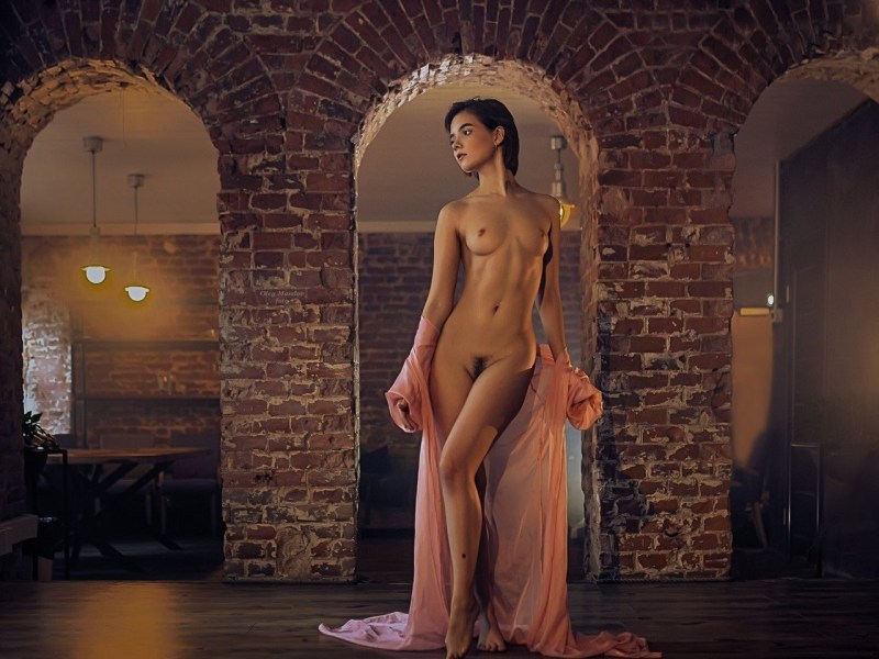 Sarah Damyanovich photo nude