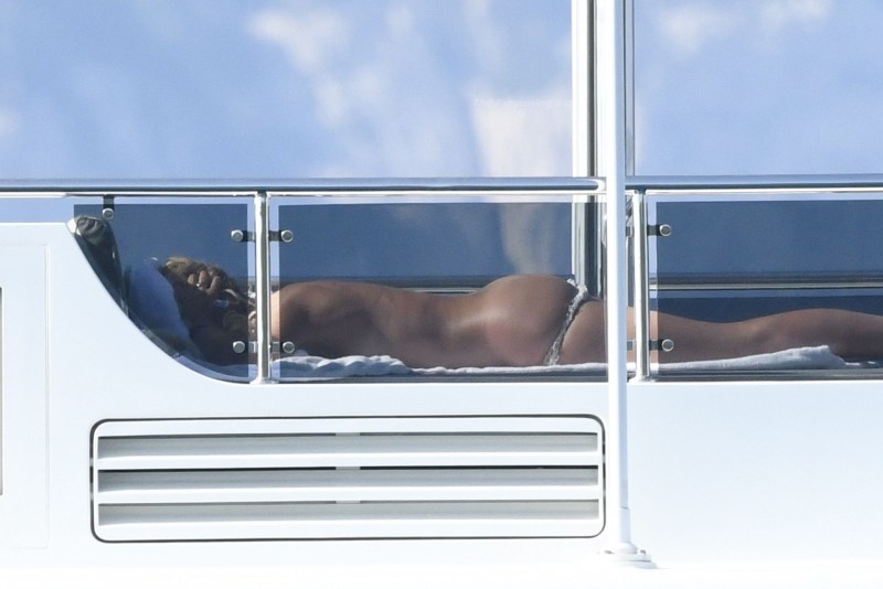 Valeria Lukyanova naked