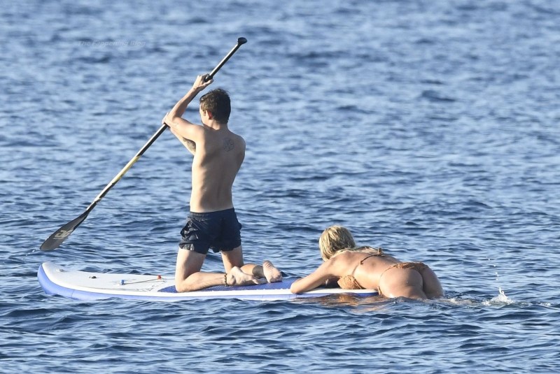 Valeria Shkirando naked