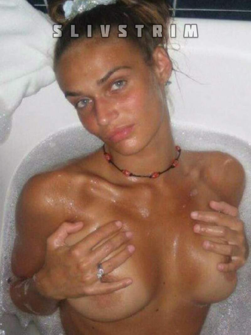 Alena Vodonaeva Toples