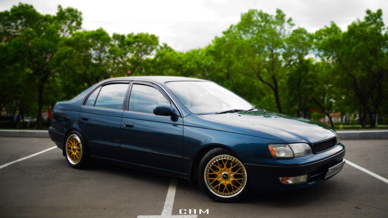 Girls and Audi on the desktop