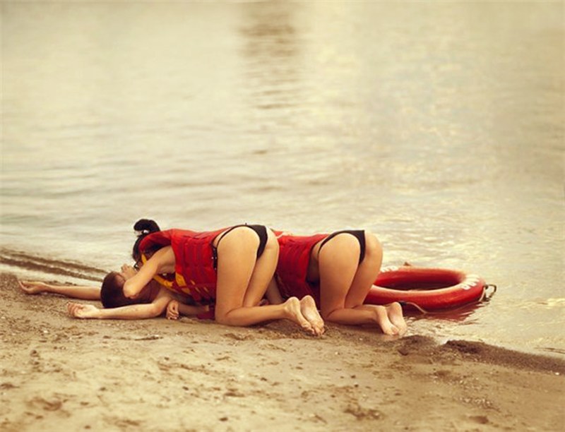 Gorgeous fuck on the beach