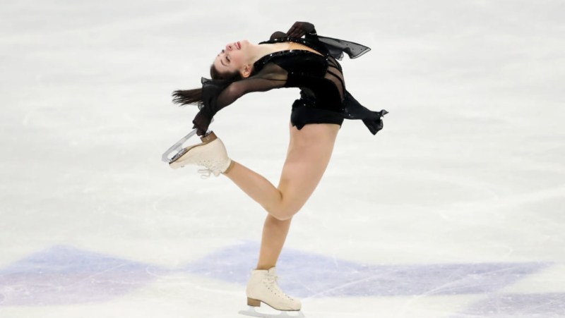 Figure skating Julia Lipnitskaya fall