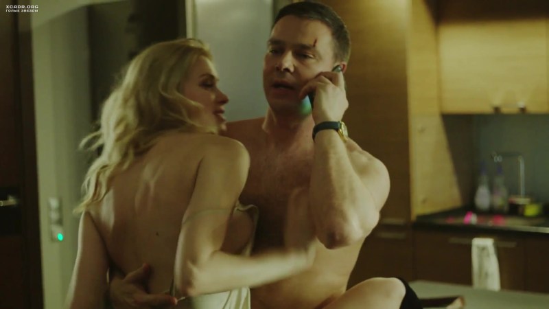 Olga Rodionova and Igor Vernik scene in the elevator