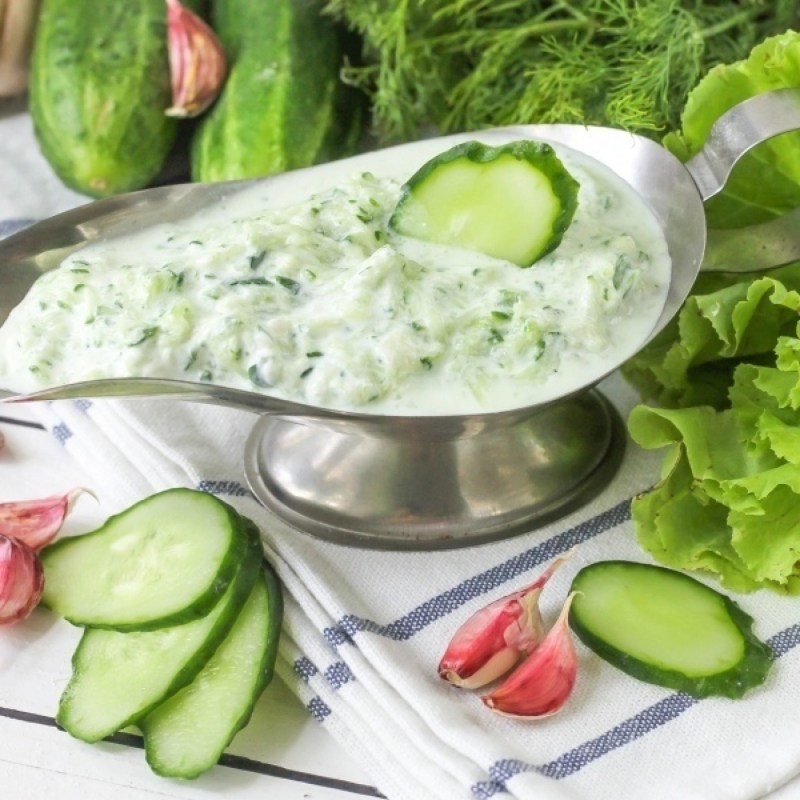 Cheesecake with raspberry jam