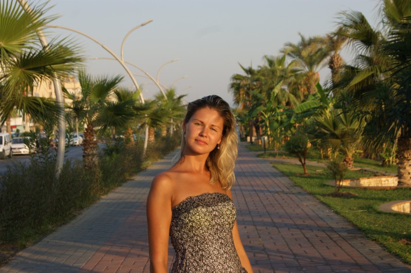 Naked Catherine shows pussy