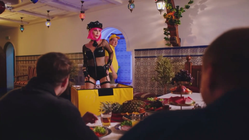 Do not tell men "no!" Julia Mikhalkova Book