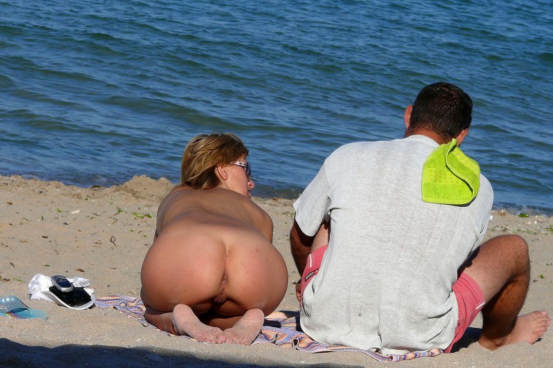 Masturbation of girls on the beach