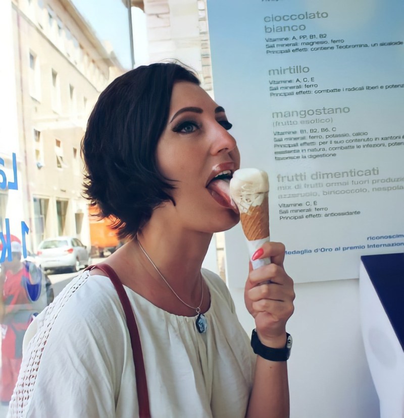 Loren Strawberry Solo Masturbation