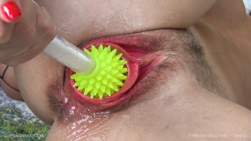 Masturbation by vegetables and fruits