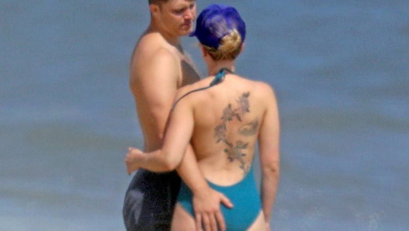 Scarlett Johansson tattoos on the stomach