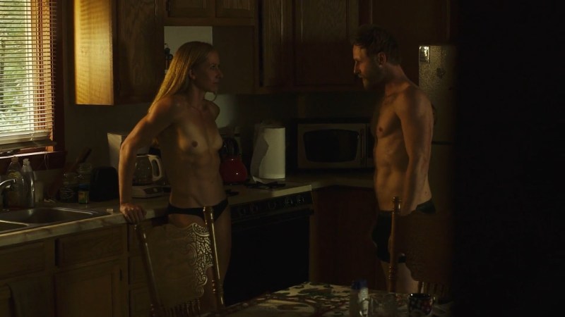 Maggie gyllenhaal in Deuces bed scene