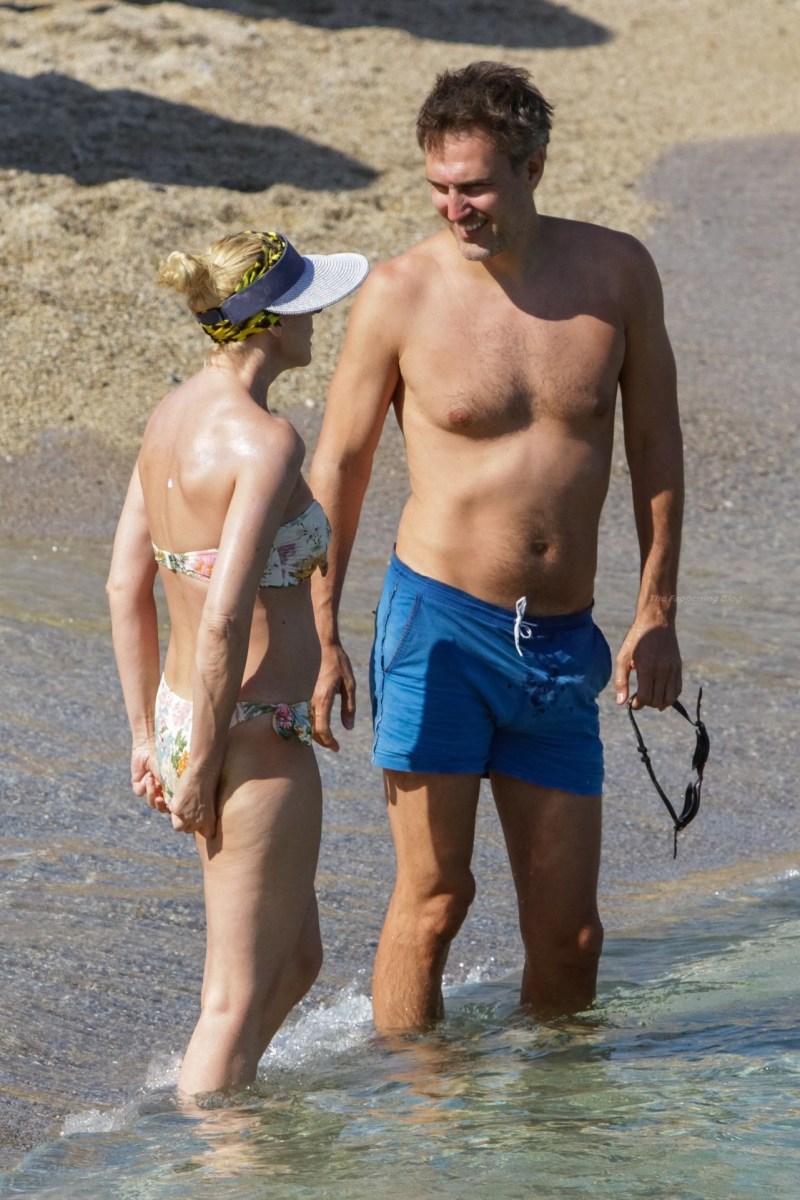 Christina Orbakaite in a swimsuit without photoshop