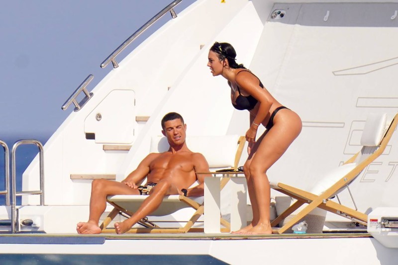 Blonde with brunett at sea