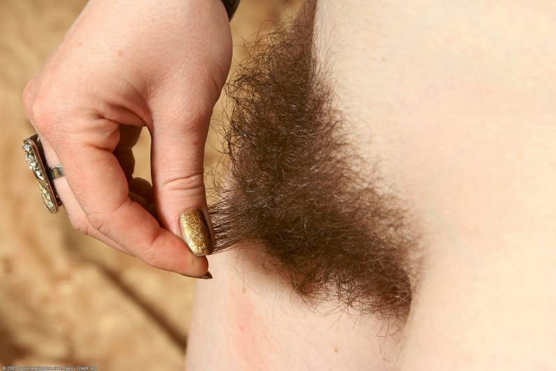 Long pubic hair