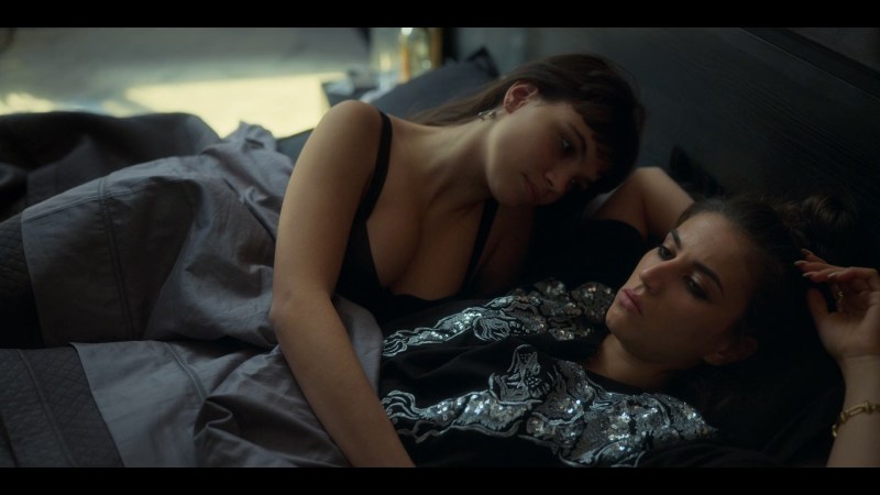 Destiny Diaz and Housewifeswag