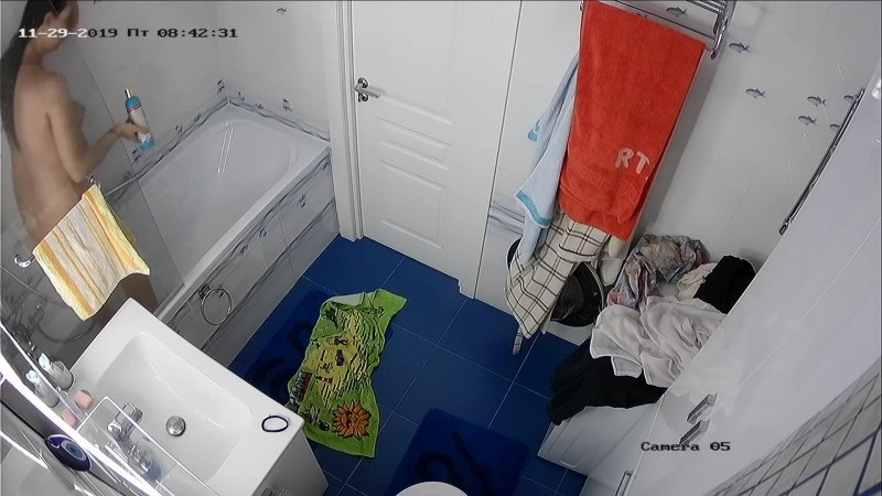 Connect the rear view camera to the radio 2 din pioneer