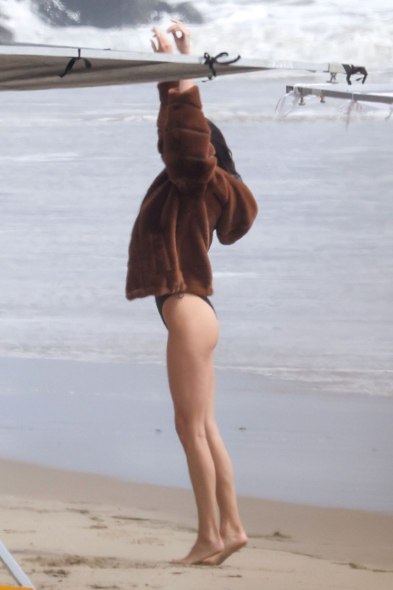 Kendall in a swimsuit snow