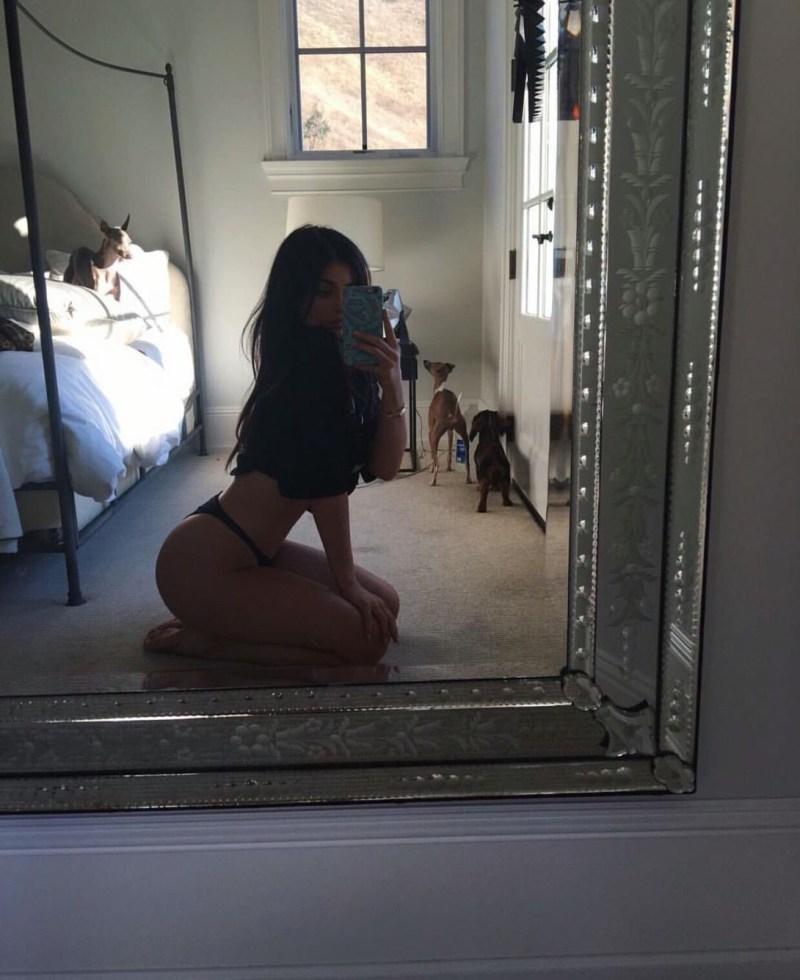 Kylie Jenner 5 Point