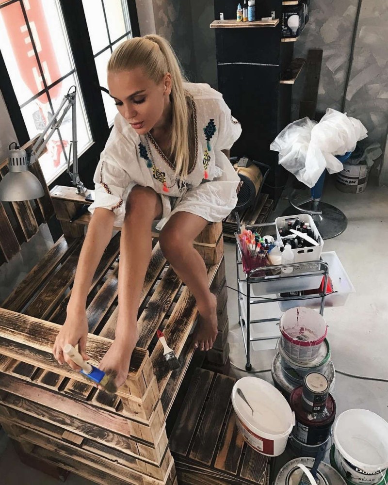 Kathia nobili in a red dress