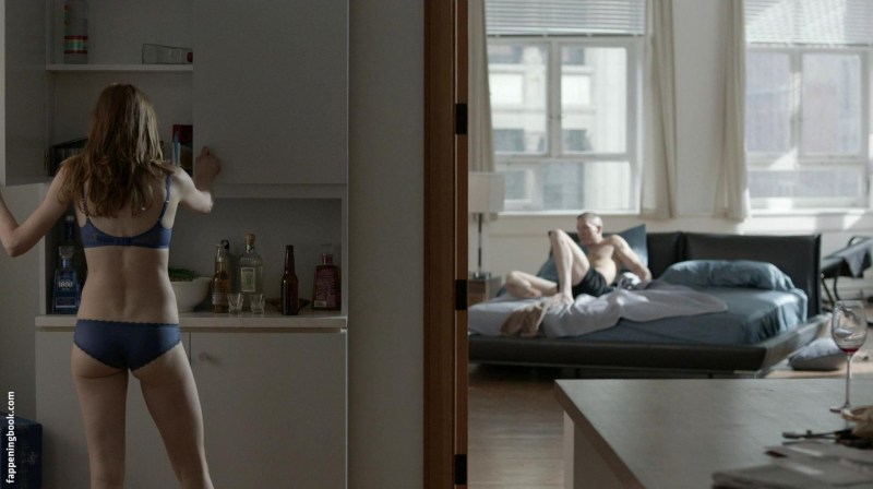 Naked porn actress Lucy Li