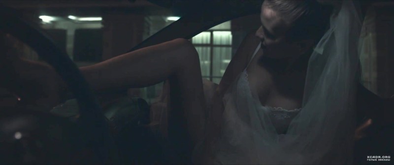 Lyubov Aksenova hugging the sky