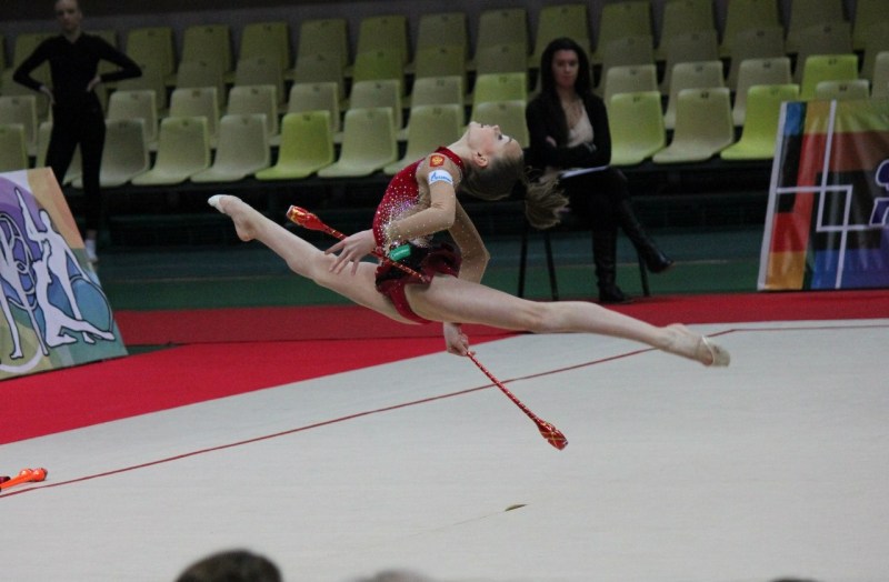 Scarlett Johansson and Elizabeth Olsen Lesbian