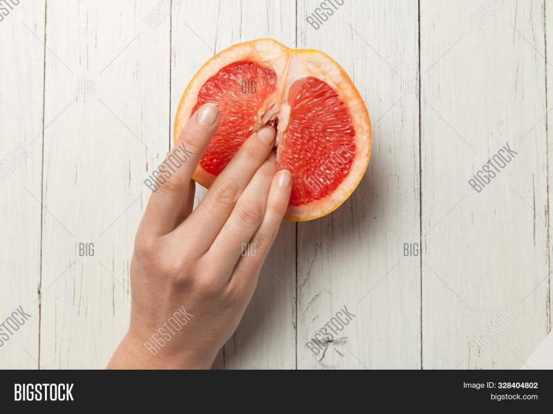 Grapefruit with fingers picture