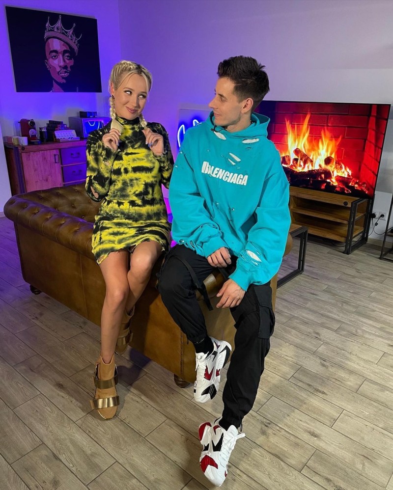 Memes with inscriptions about girls