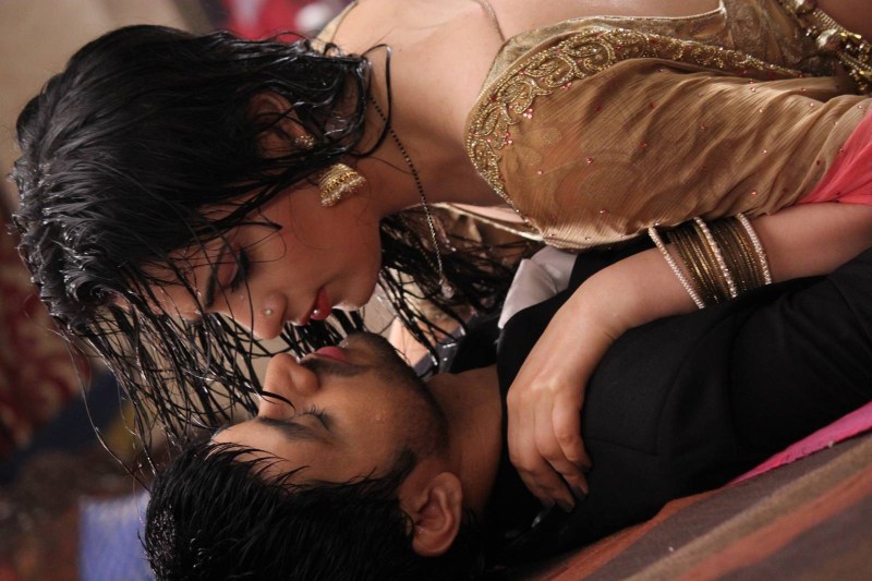 Shahrukh khan bed scenes