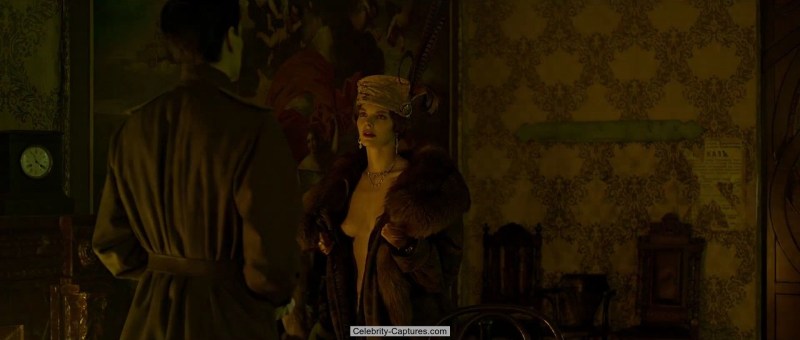 Elizabeth Boyarskaya striptease