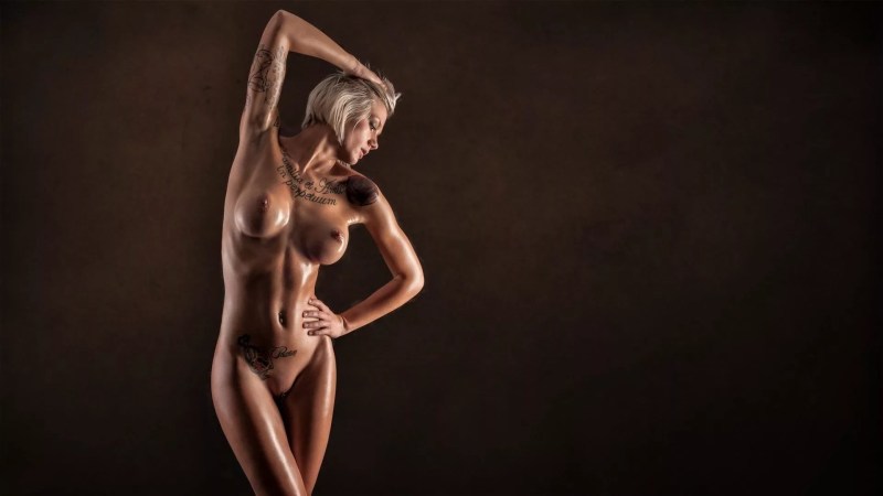 Cores Nadin Naked Fitness Model