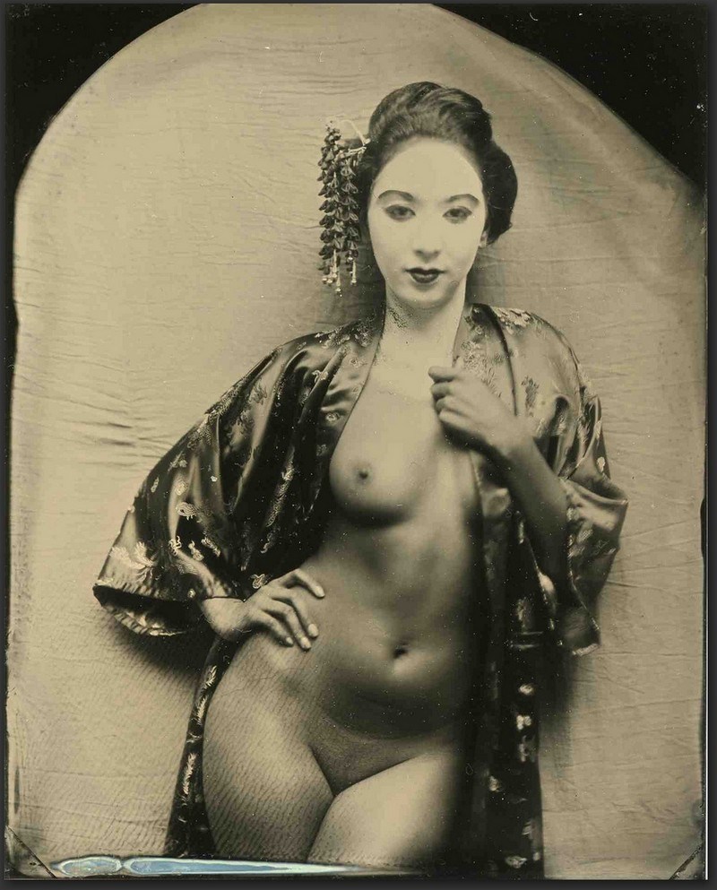 Girls in Japan retro nude