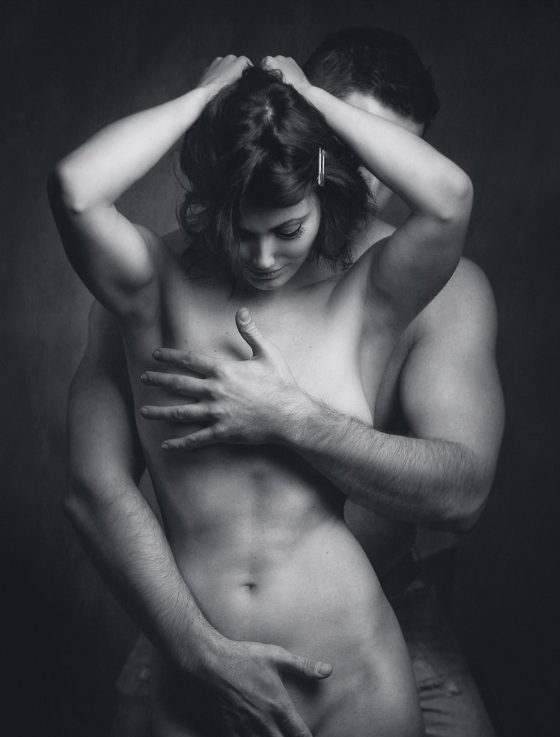 Man and woman in the style of nude