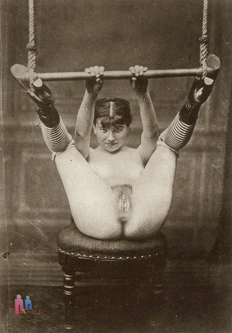 Shaved women retro 1900