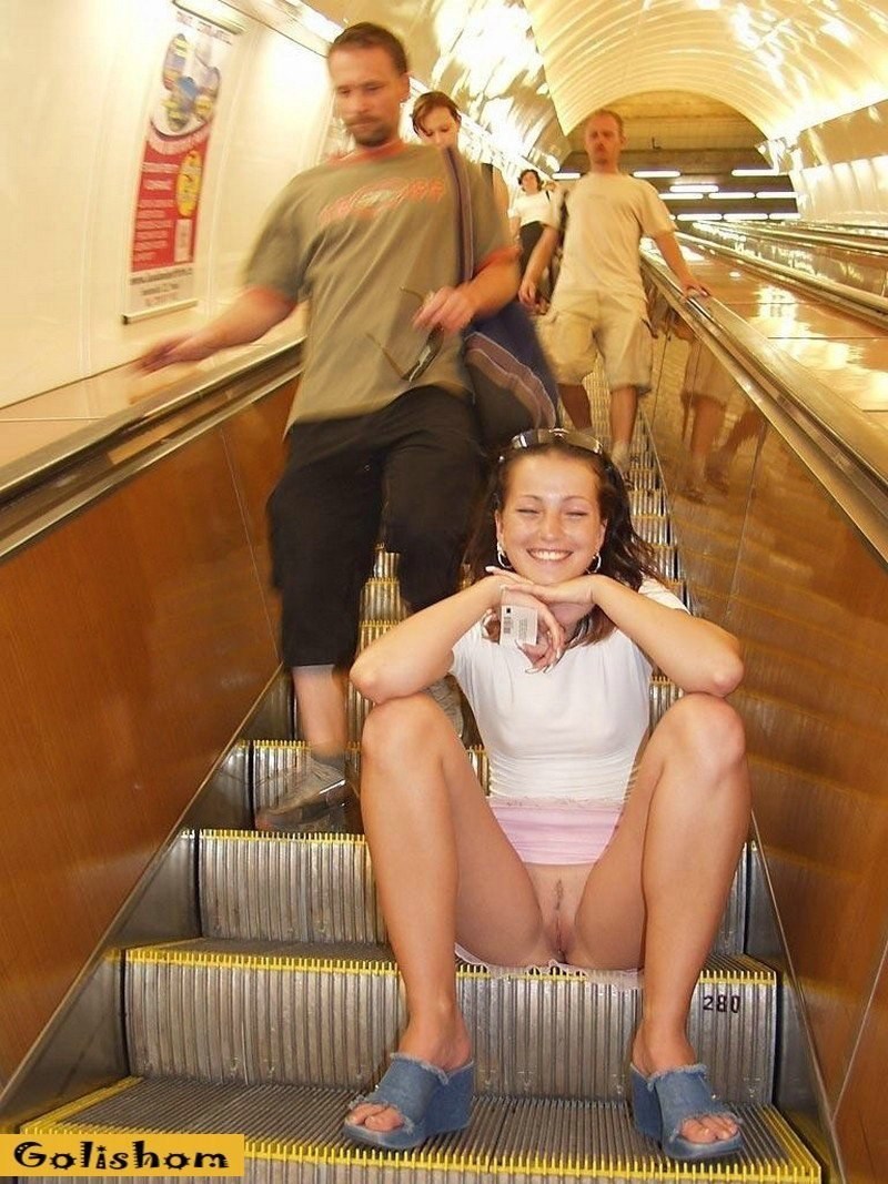 Girls without panties in the subway