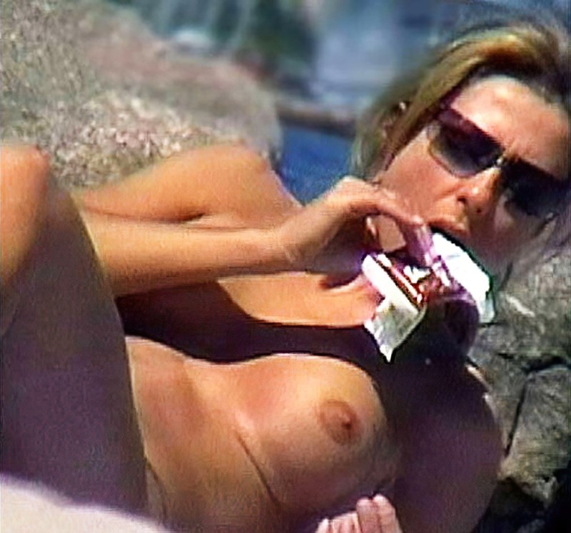 Jennifer Eniston Naked Paparazzi