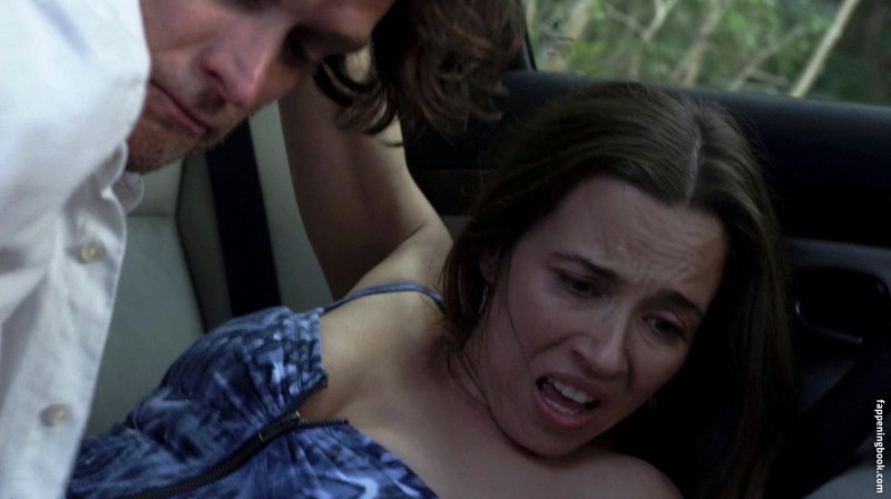 Linda Cardellini drain