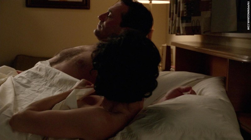 Linda Cardellini bed scenes