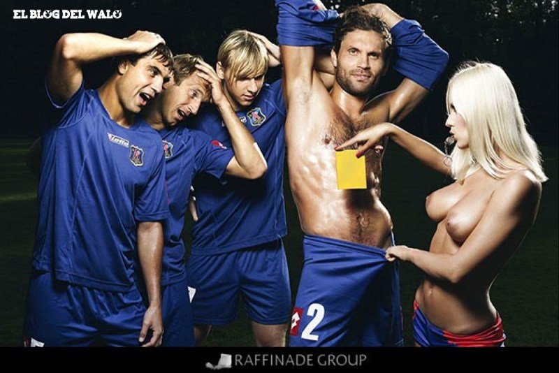 Naked famous football players