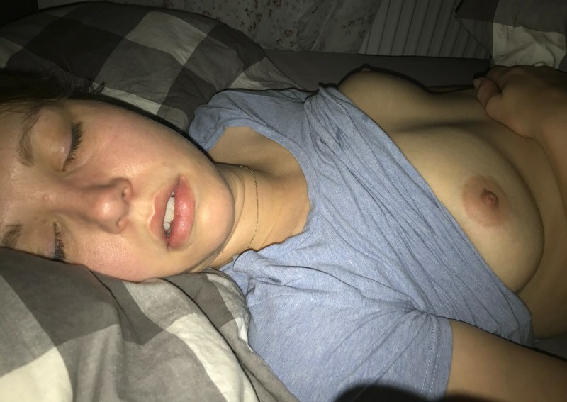 Drunk Sleeping Passed Out Boobs Amaterka