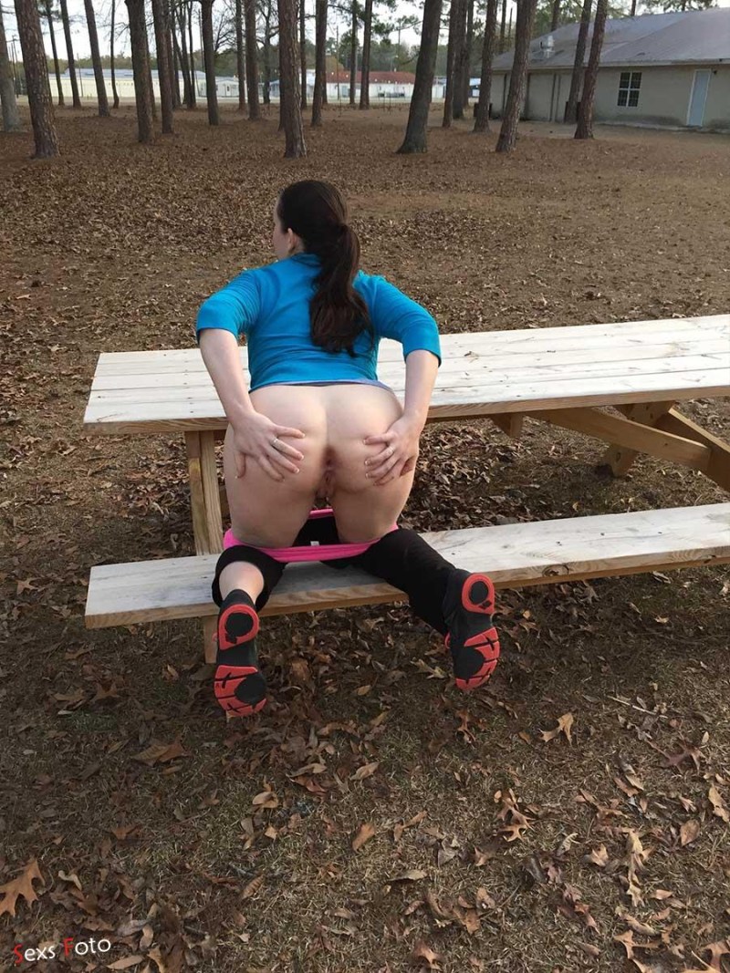 Girls show anus on the street